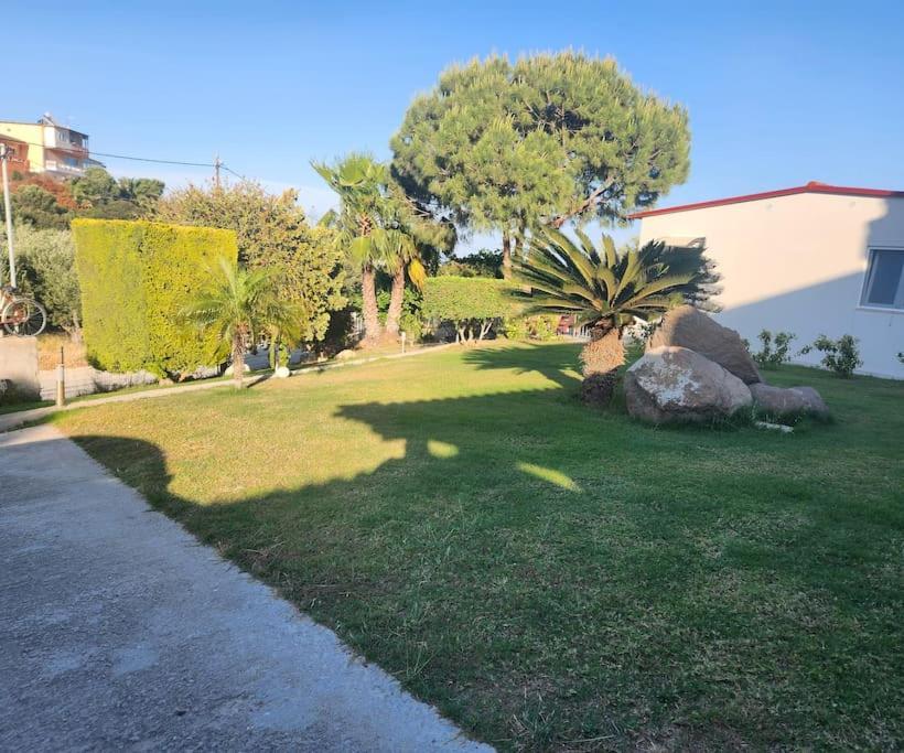Villa Lux House With Garden Kámpos Exterior foto