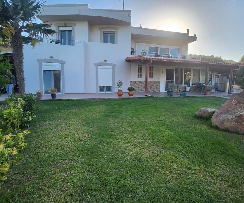 Villa Lux House With Garden Kámpos Exterior foto